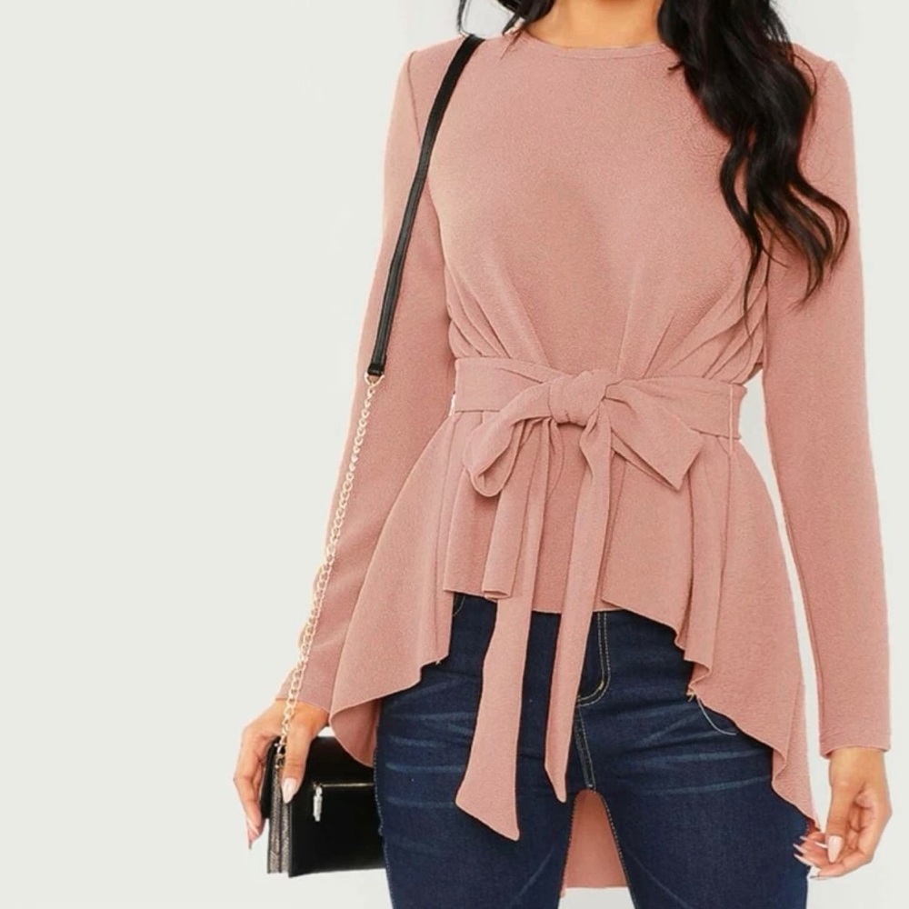 Self belted dip hem top
